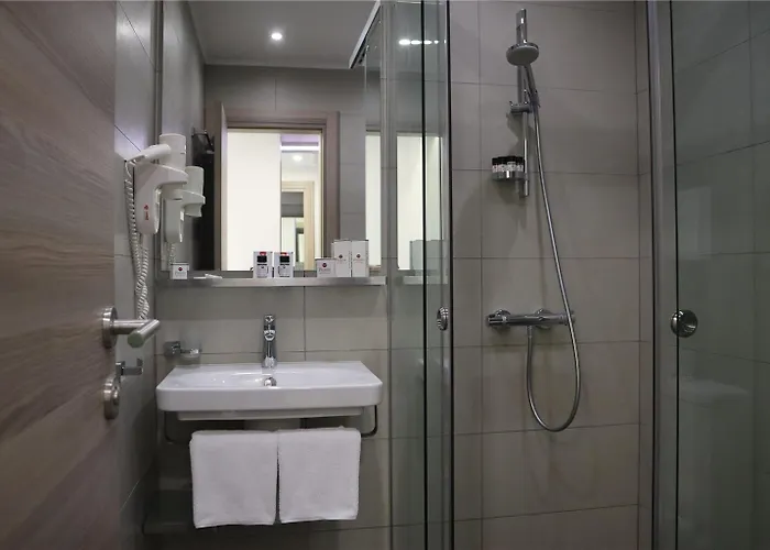 Western Premier Hills Ξενοδοχείο