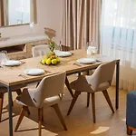 Western Premier Hills מלון 4*