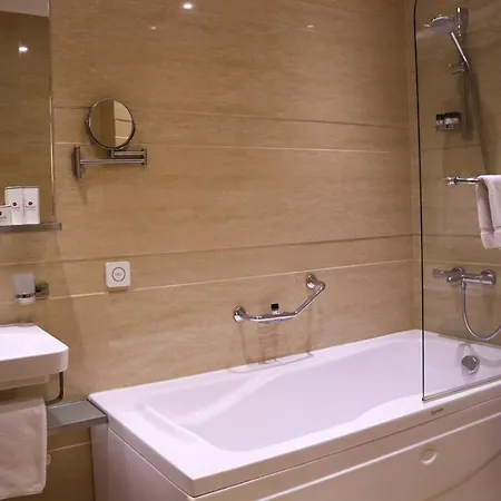 Western Premier Hills 4*