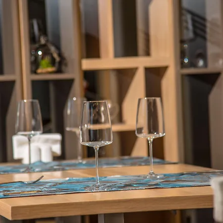 Western Premier Hills Hotell