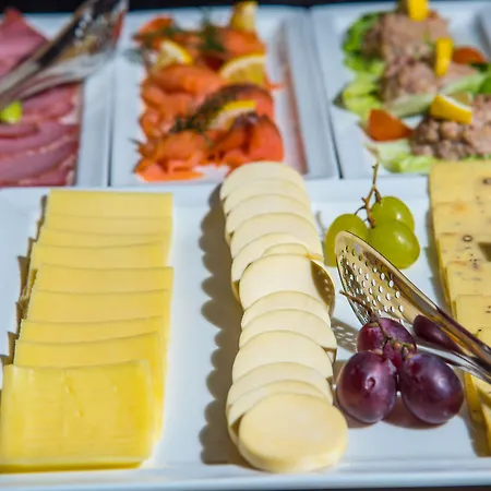 Western Premier Hills Hotell