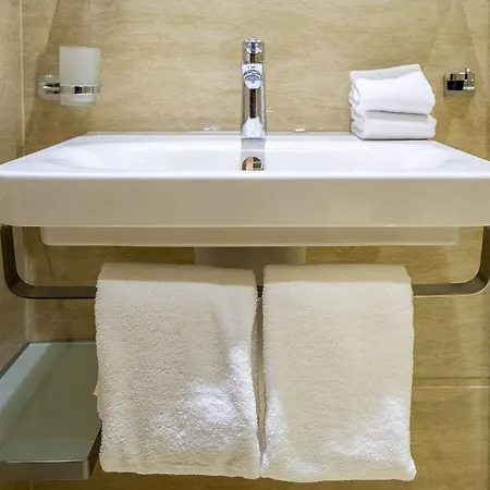Western Premier Hills 4*