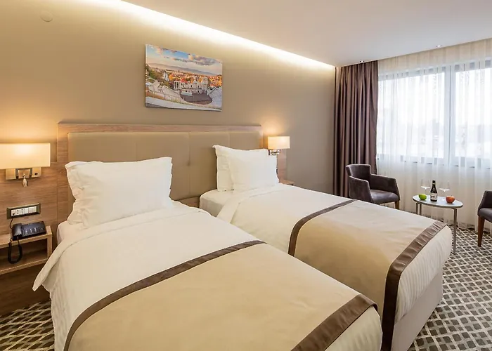 Western Premier Hills ホテル