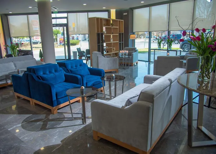 Western Premier Hills ホテル