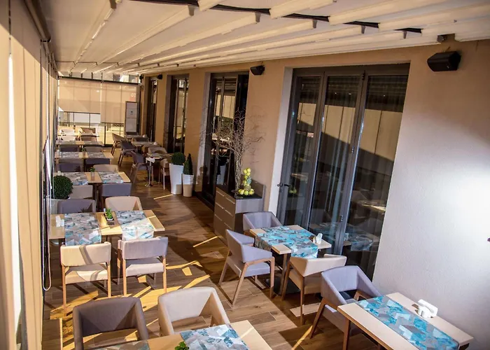 ホテル Western Premier Hills