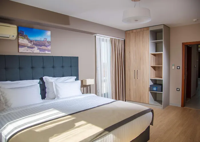 Western Premier Hills 4*