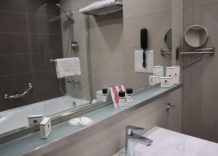 Western Premier Hills ホテル